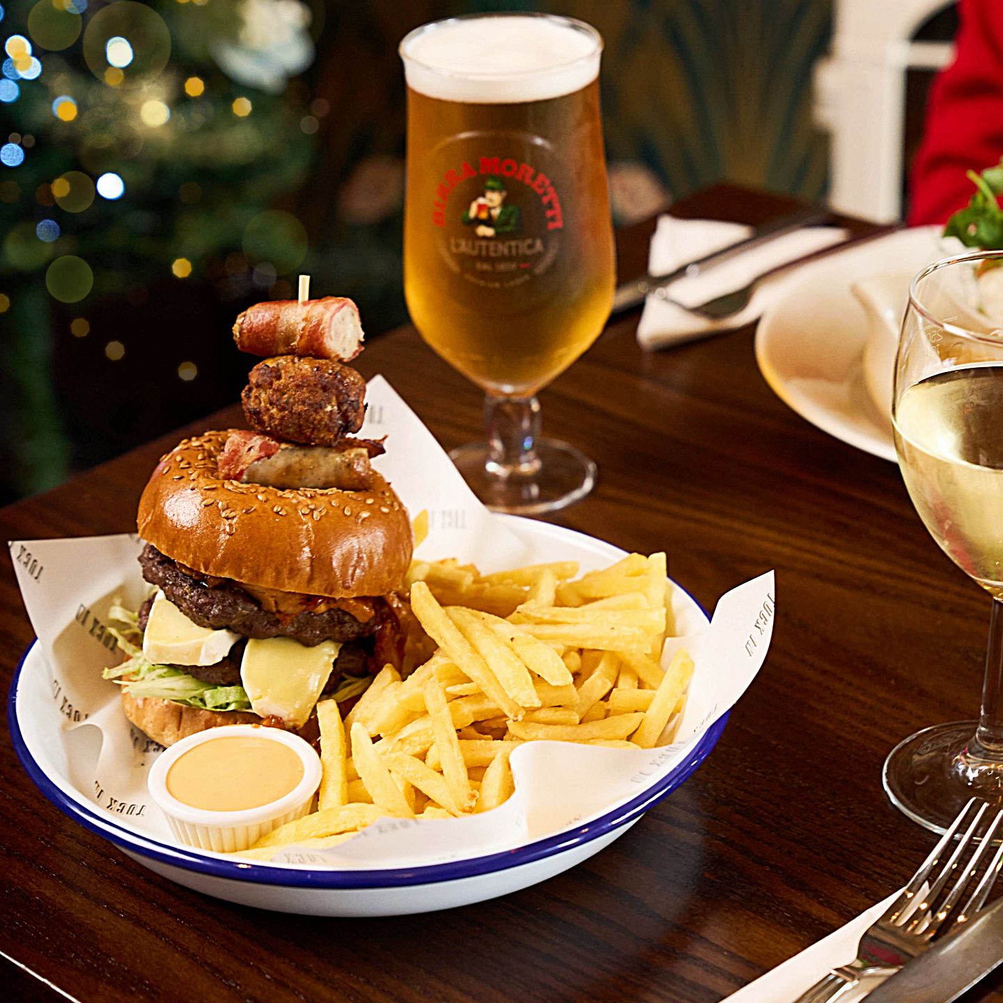 Festive Lunch & Dinner at The Sailmaker in Gosport